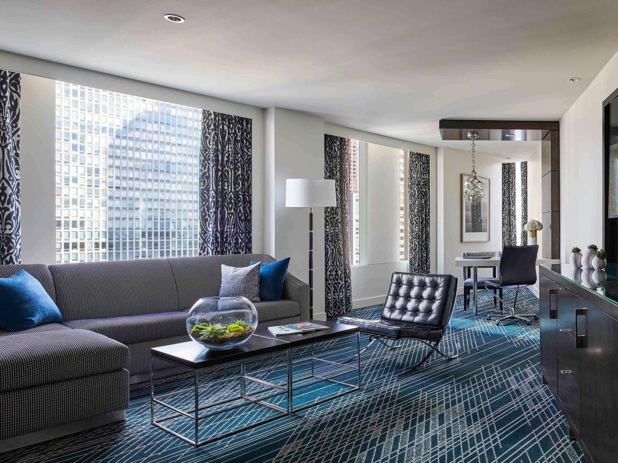 Hotel Sofitel Magnificent Mile 5*