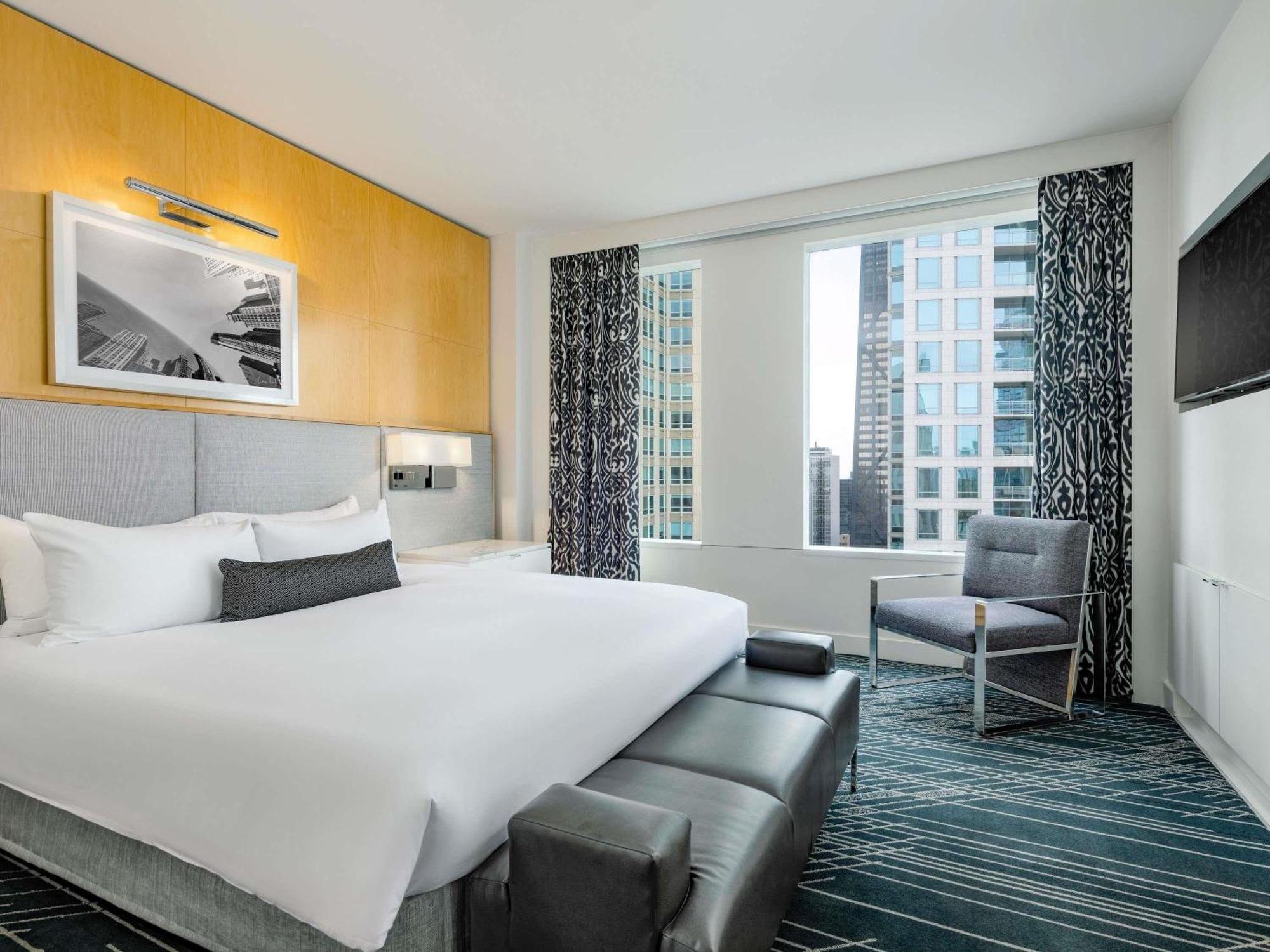 Sofitel Magnificent Mile 5*