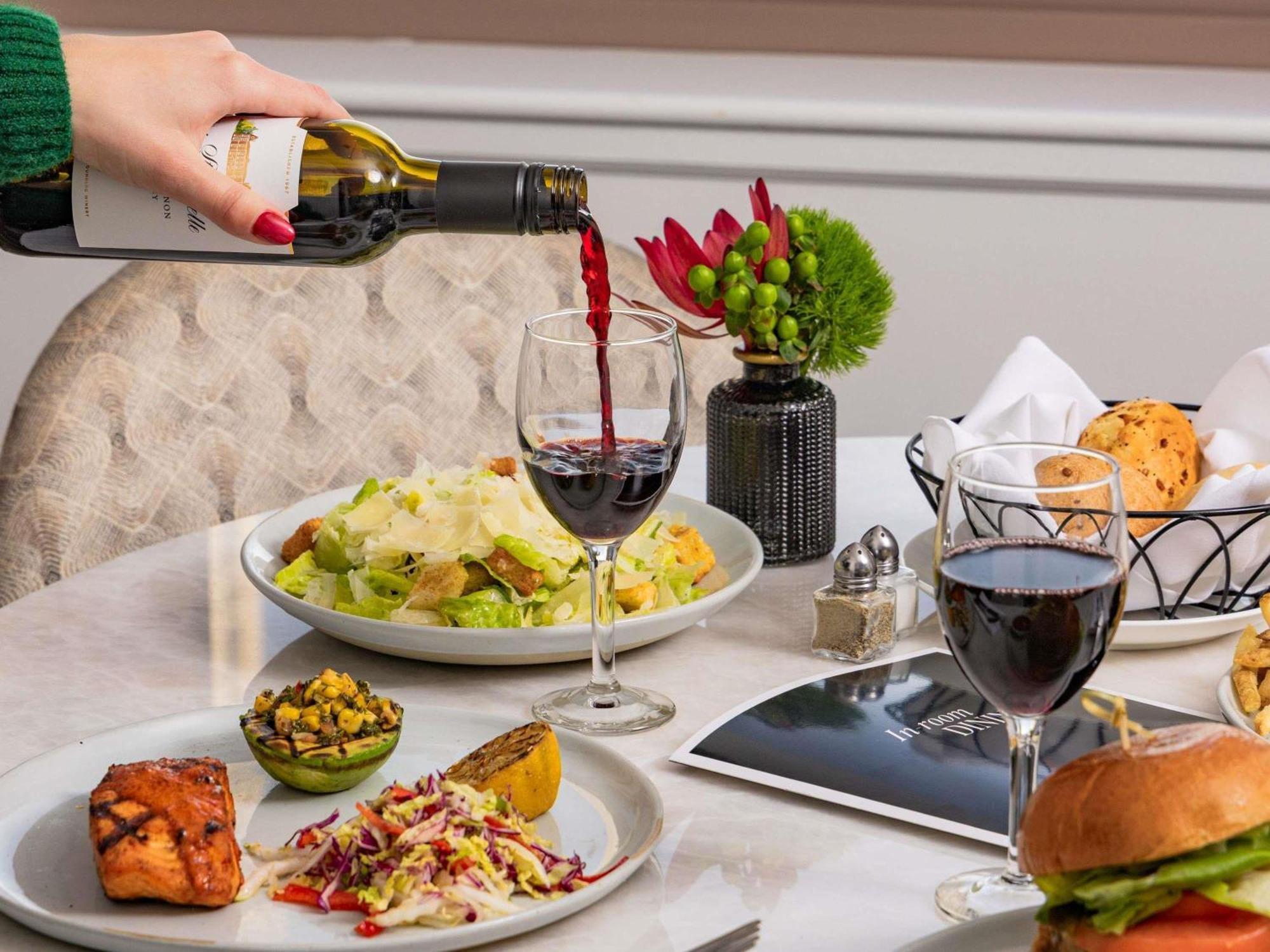 Hotel Fairmont Millennium Park 4*