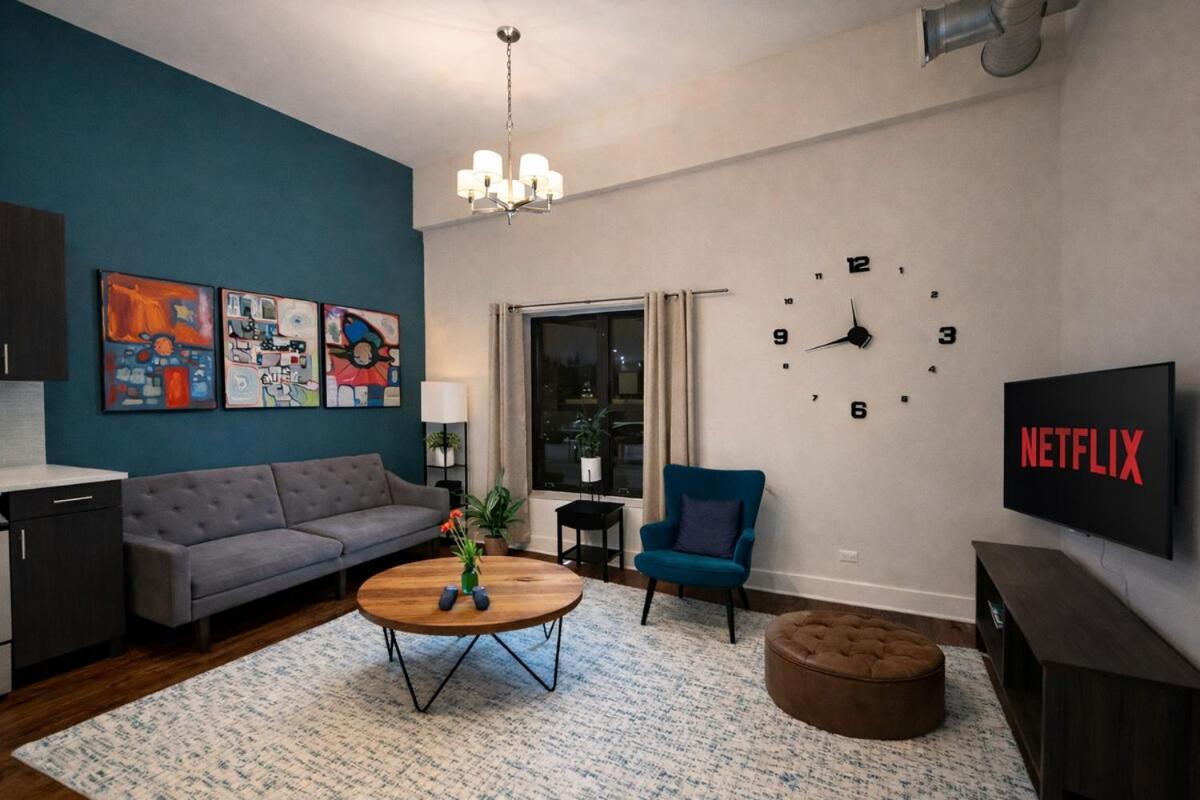 Mccormick Place 420 Friendly 3br In Downtown With Optional Parking Sleeps 8 Guests Near Soldier Field, Grant Park And Lakefront Trail * Chicago