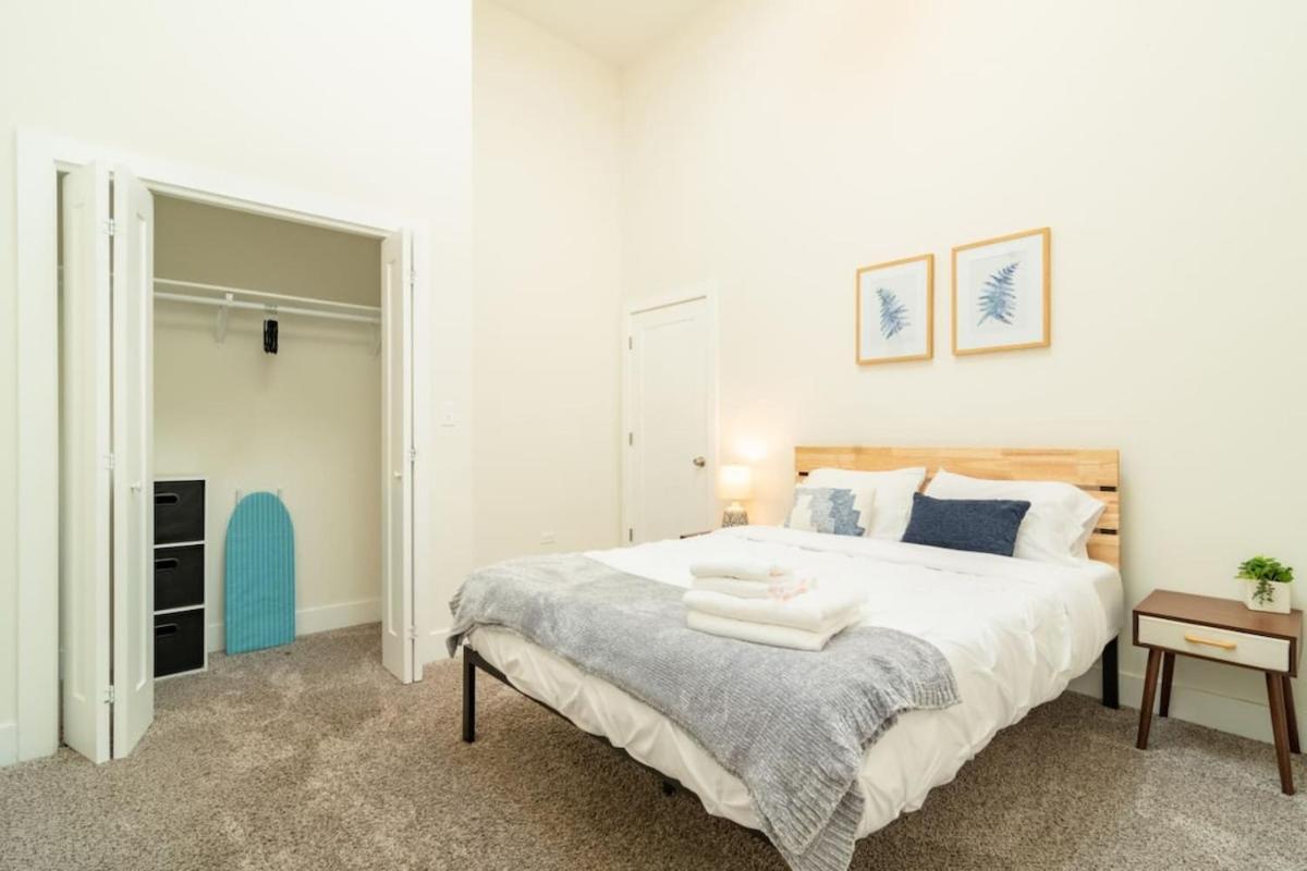 Mccormick Place 420 Friendly 3br In Downtown With Optional Parking Sleeps 8 Guests Near Soldier Field, Grant Park And Lakefront Trail Chicago