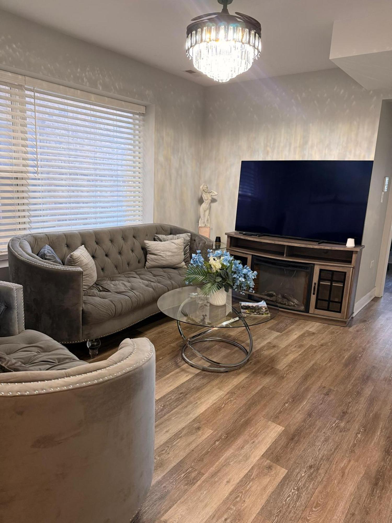 Cozy & Near Downtown & Hyde Park Chicago