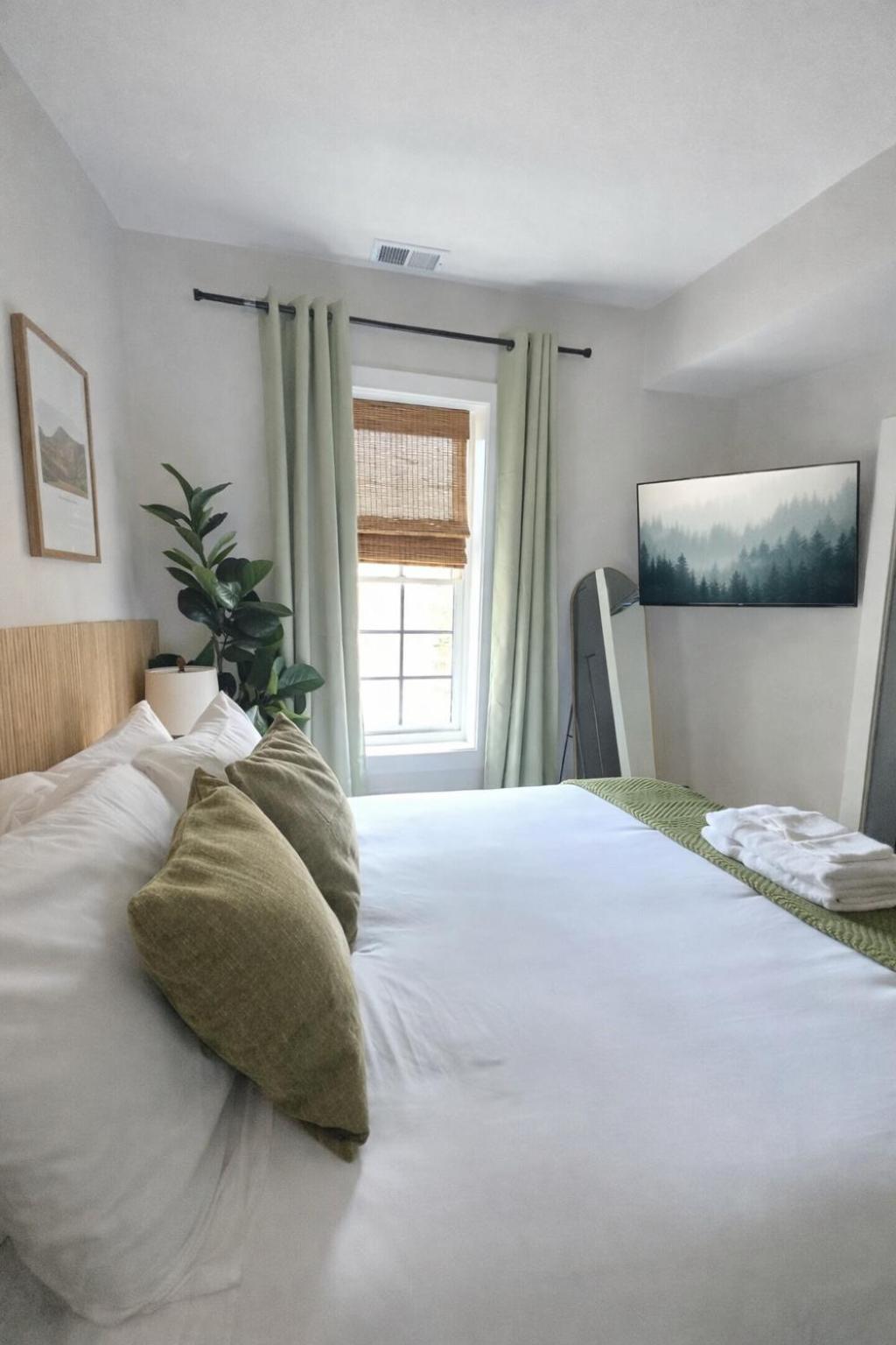 Boutique Hideaway Private Deck, Fire Pit *