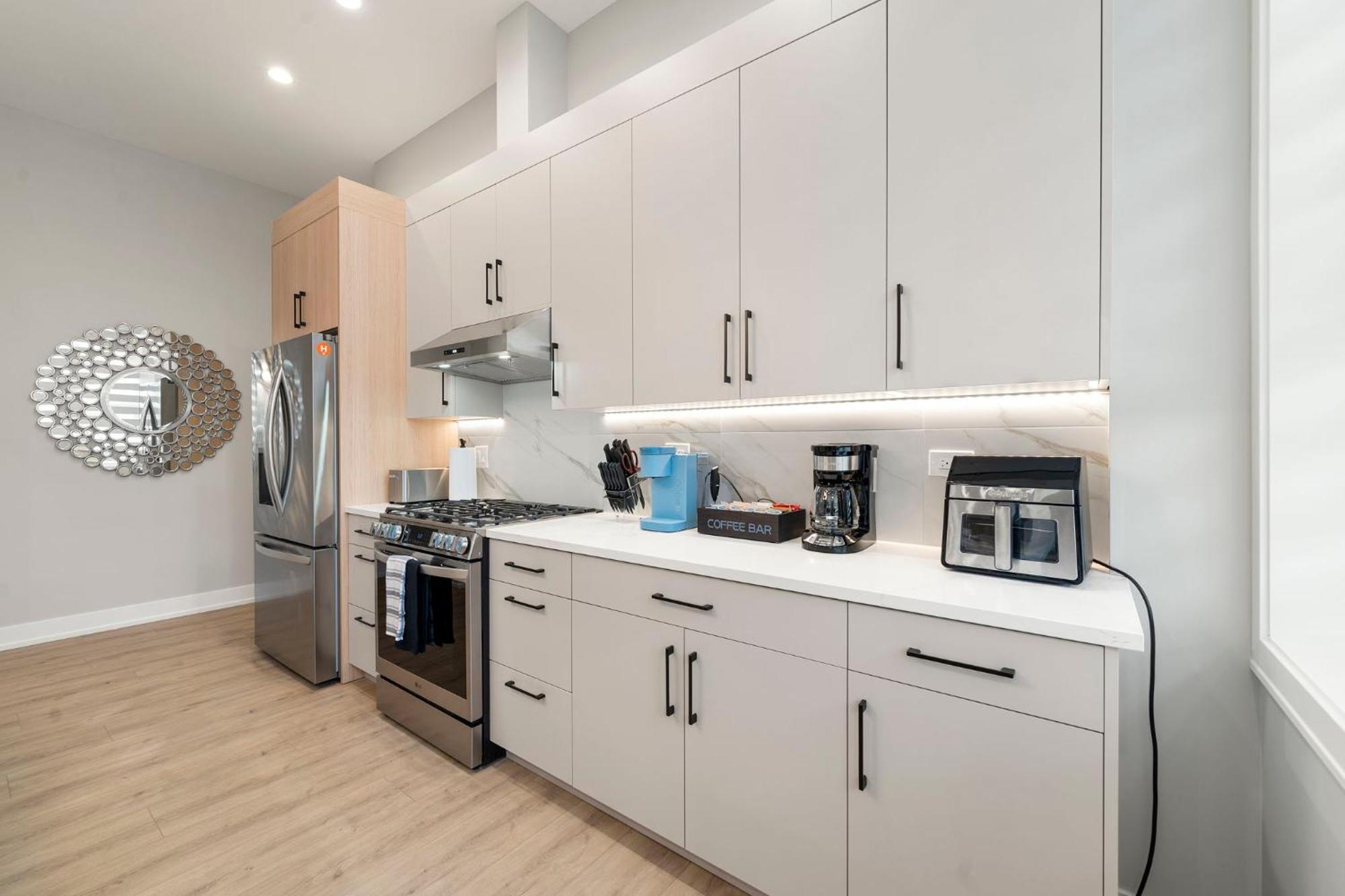 Apartment Brand New Building In The Medical District Chicago