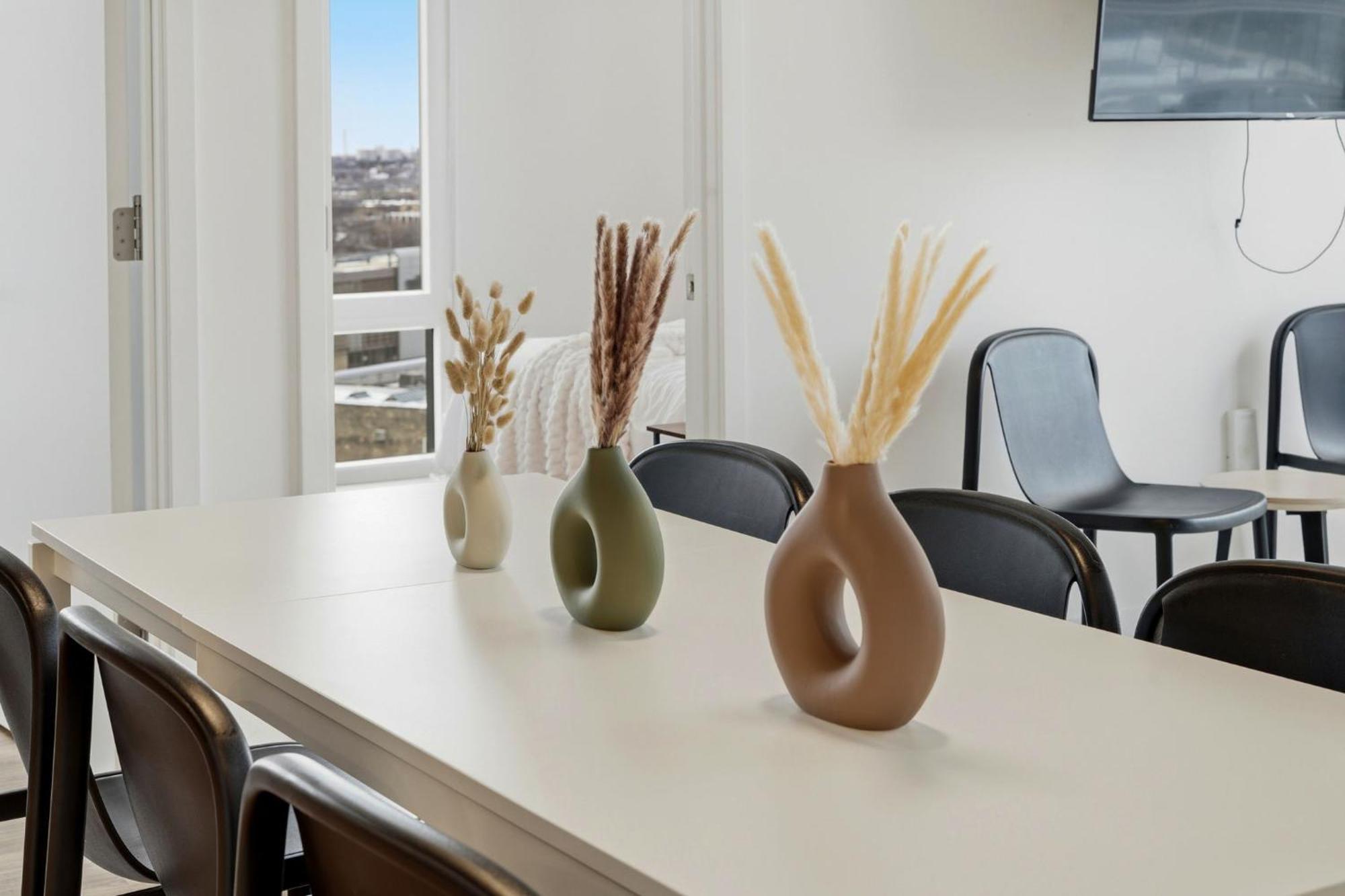 Envitae 4br Modern Sleek Holiday home Chicago