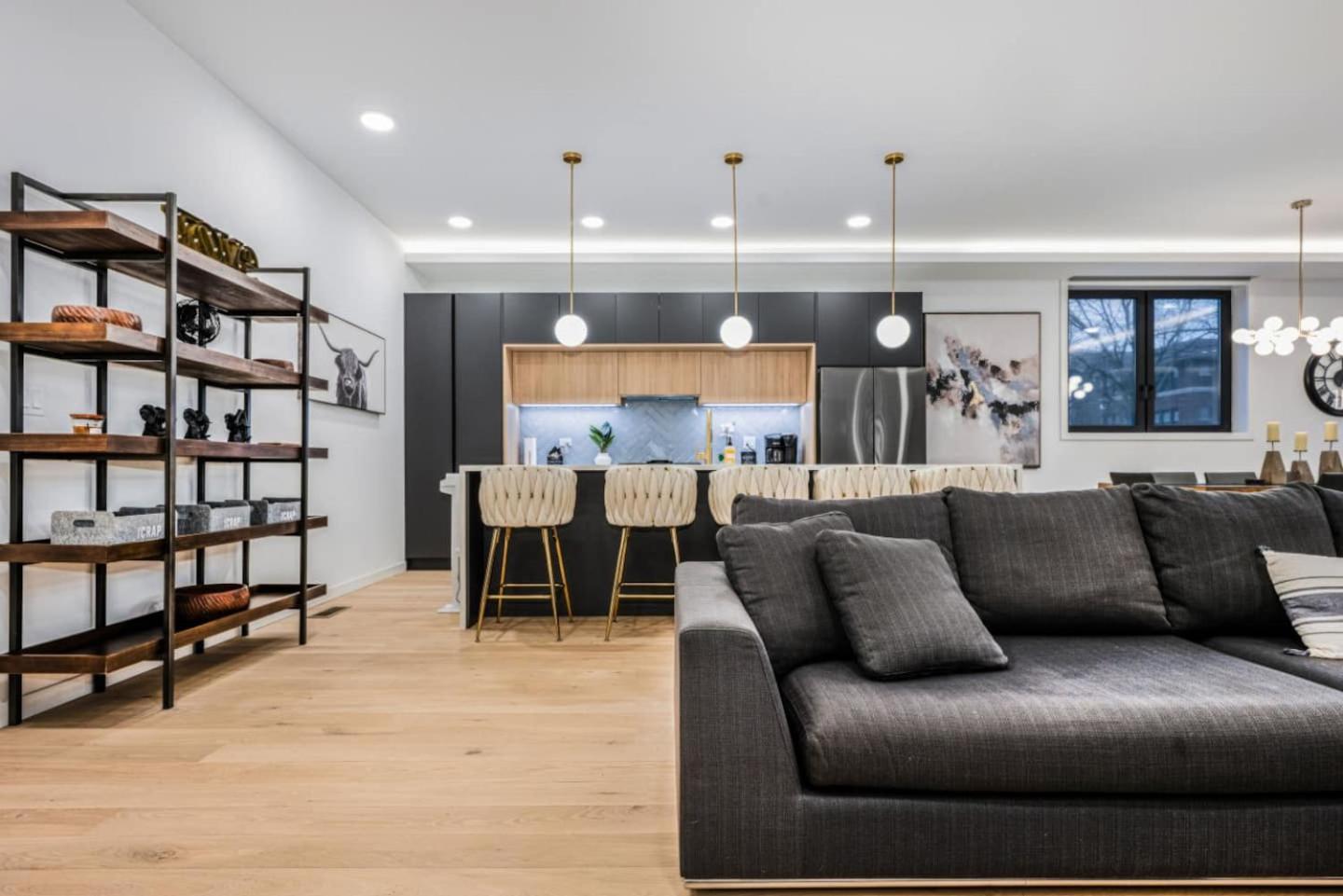 Ultra Modern Luxury - New Construction 4 Bedrooms * Chicago