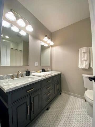 Modern 4 Bedroom In Lakeview *