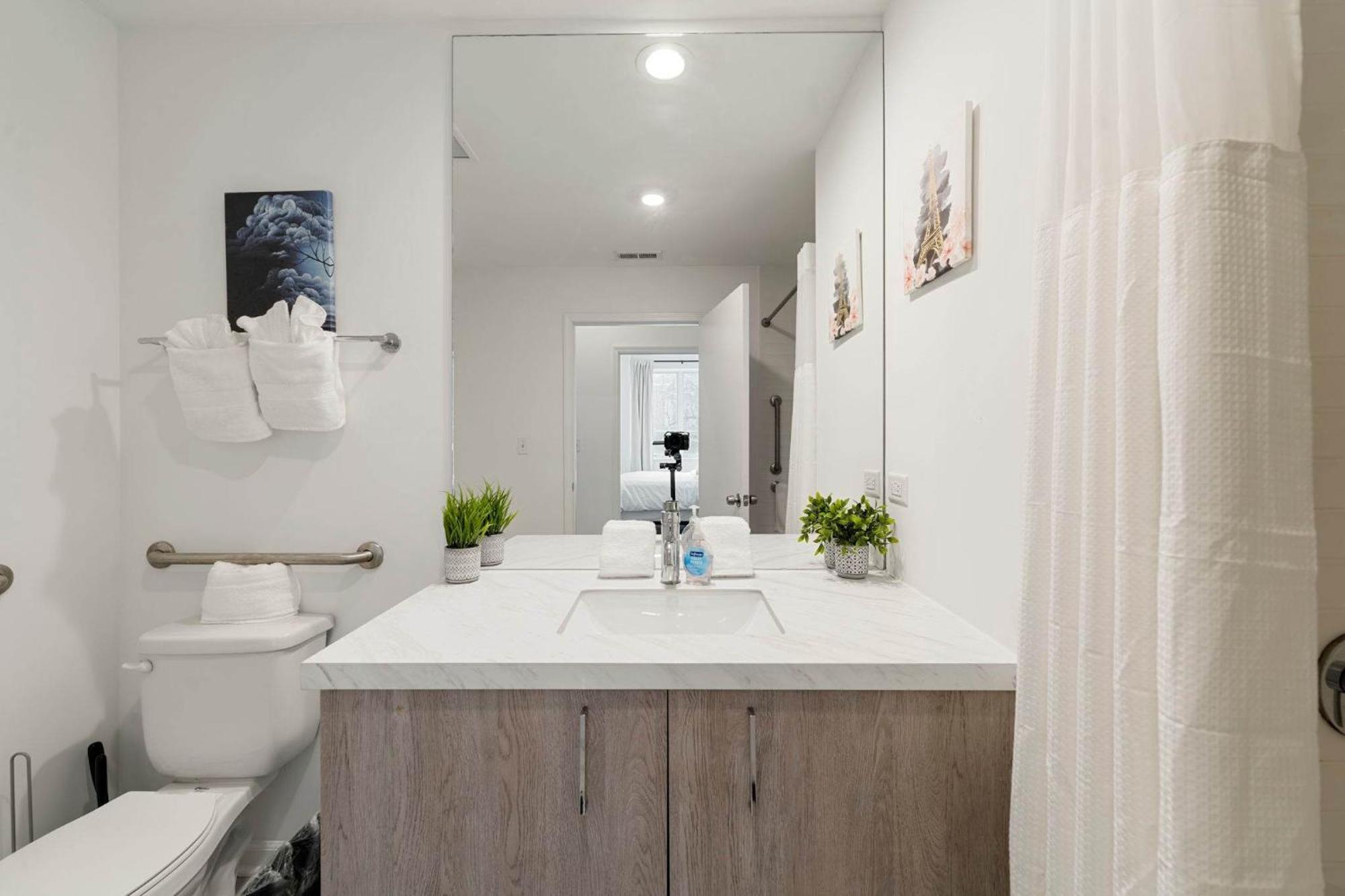 Modern 3br Near Mccormick & South Loop *