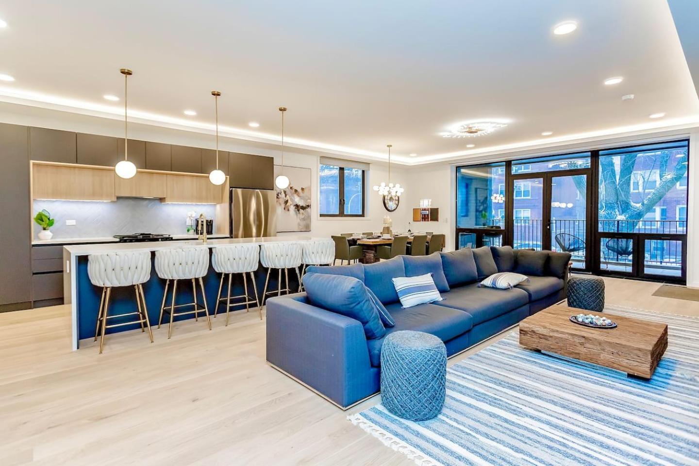 Ultra Modern Luxury - New Construction 4 Bedrooms * Chicago