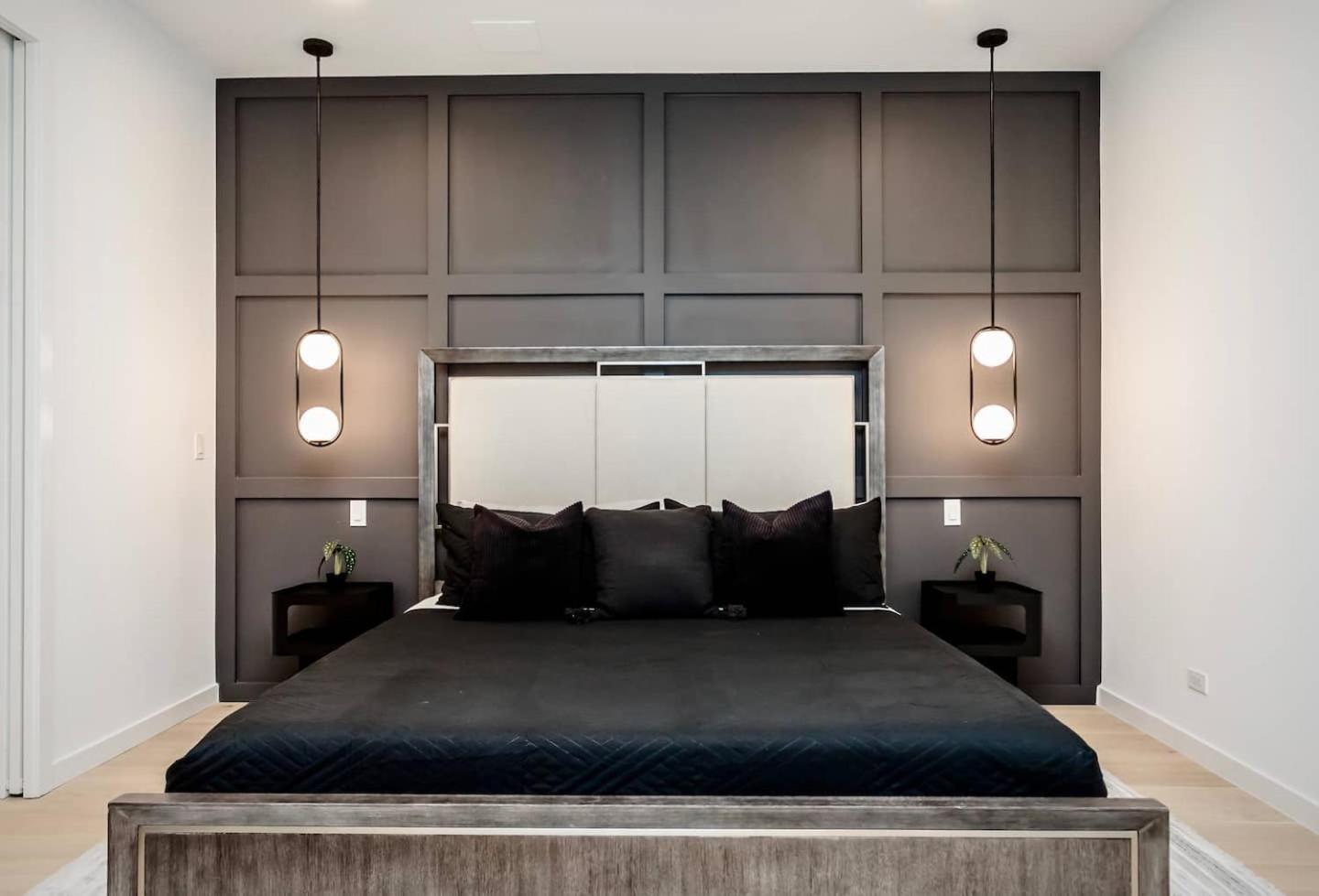 Ultra Modern Luxury - New Construction 4 Bedrooms Holiday home Chicago