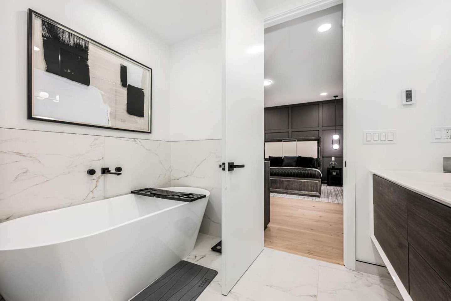 Holiday home Ultra Modern Luxury - New Construction 4 Bedrooms *