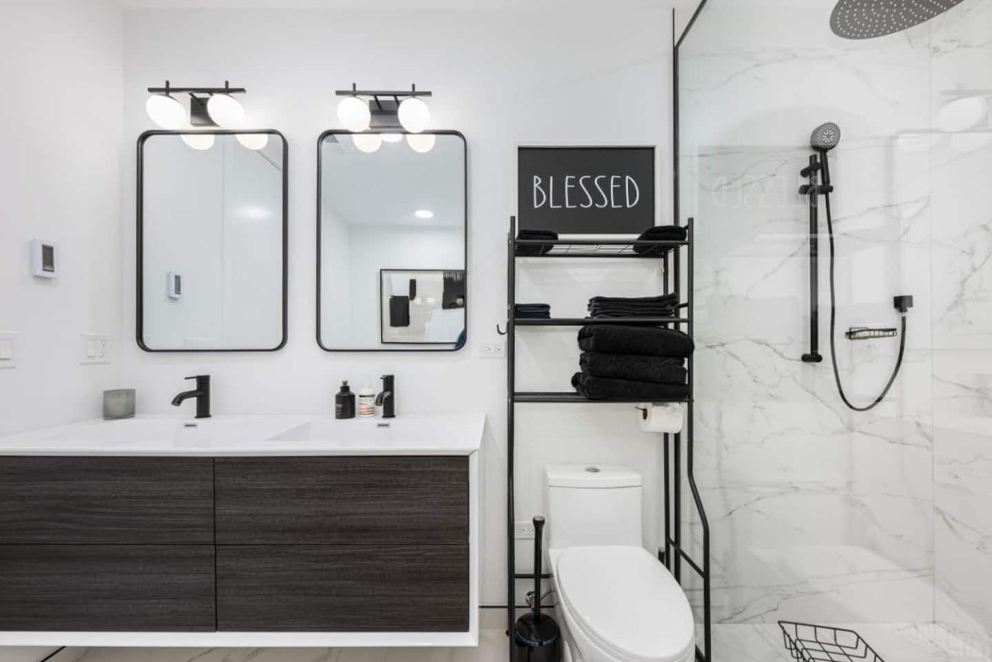 Ultra Modern Luxury - New Construction 4 Bedrooms Holiday home Chicago