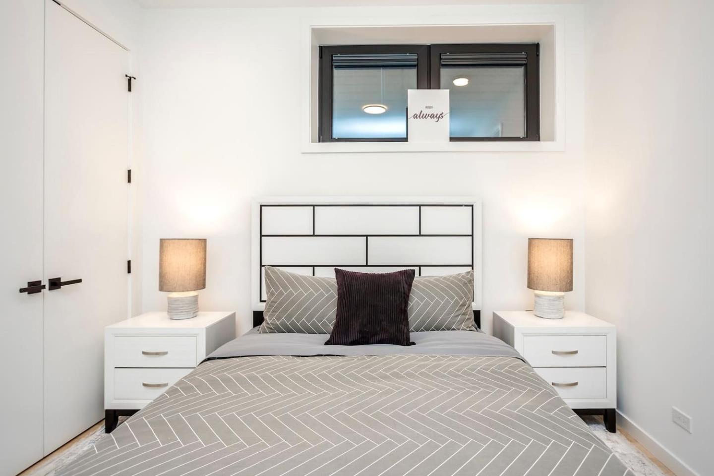 Ultra Modern Luxury - New Construction 4 Bedrooms * Chicago