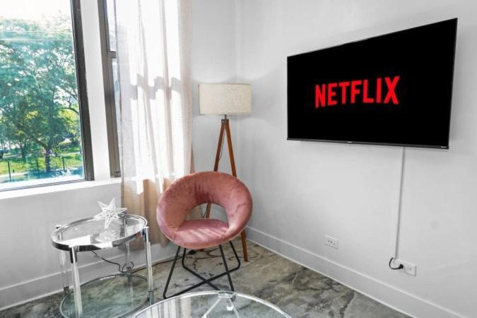 Spacious 3br Retreat Near Mccormick Place 2001 S State St 2a Chicago