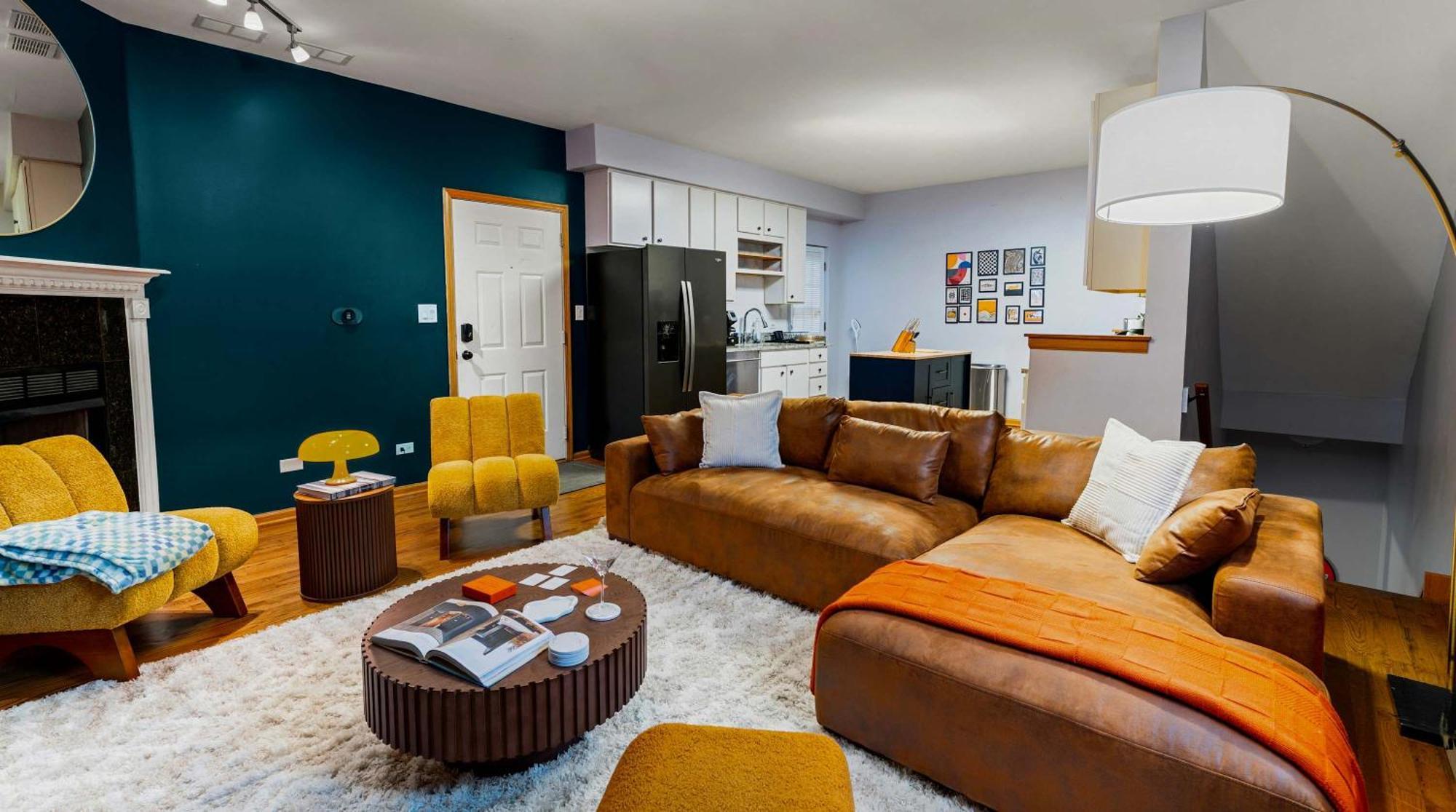 Pool Table, Pingpong, Arcade, 2-car Parking, 3 Floors Apartment Chicago