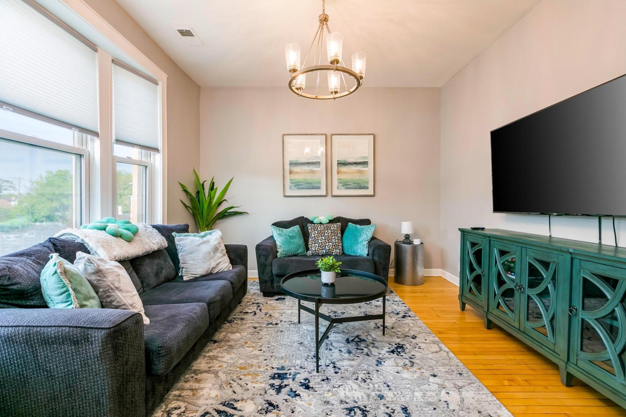 Logan Sq 4br - Free Parking - Near Nightlife & Dt Apartment Chicago