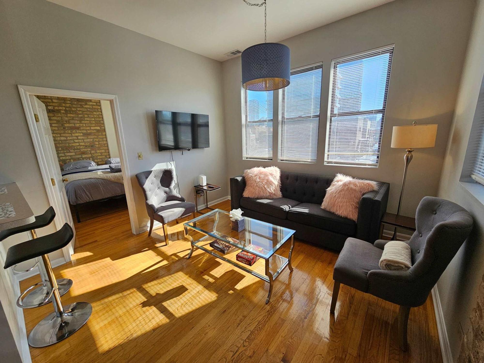 Apartment Two Bedroom West Loop Chicago