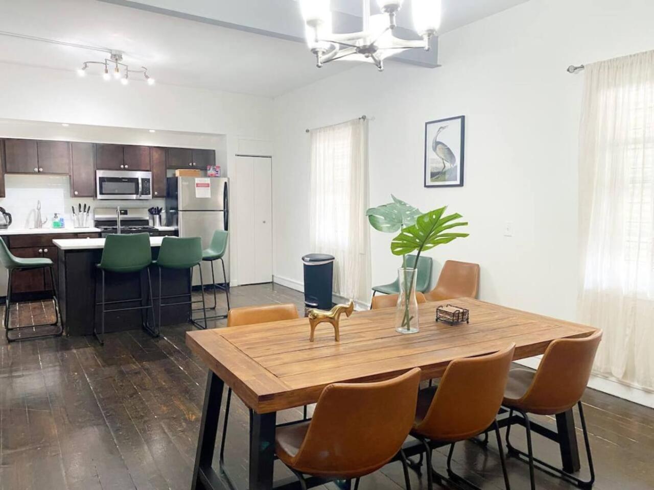 Mccormick 3br Huge Unit, Optional Parking With Ping-pong Chicago