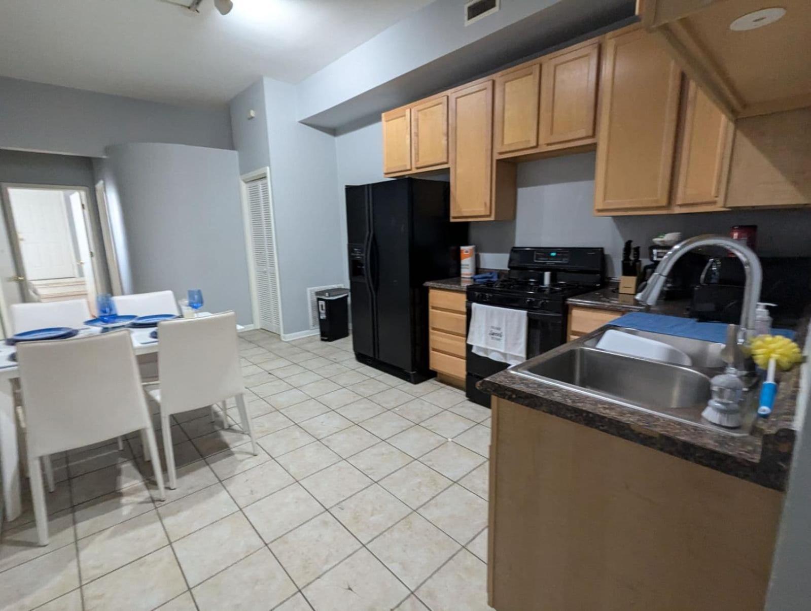 South Loop 4 Bedroom Apartment Chicago