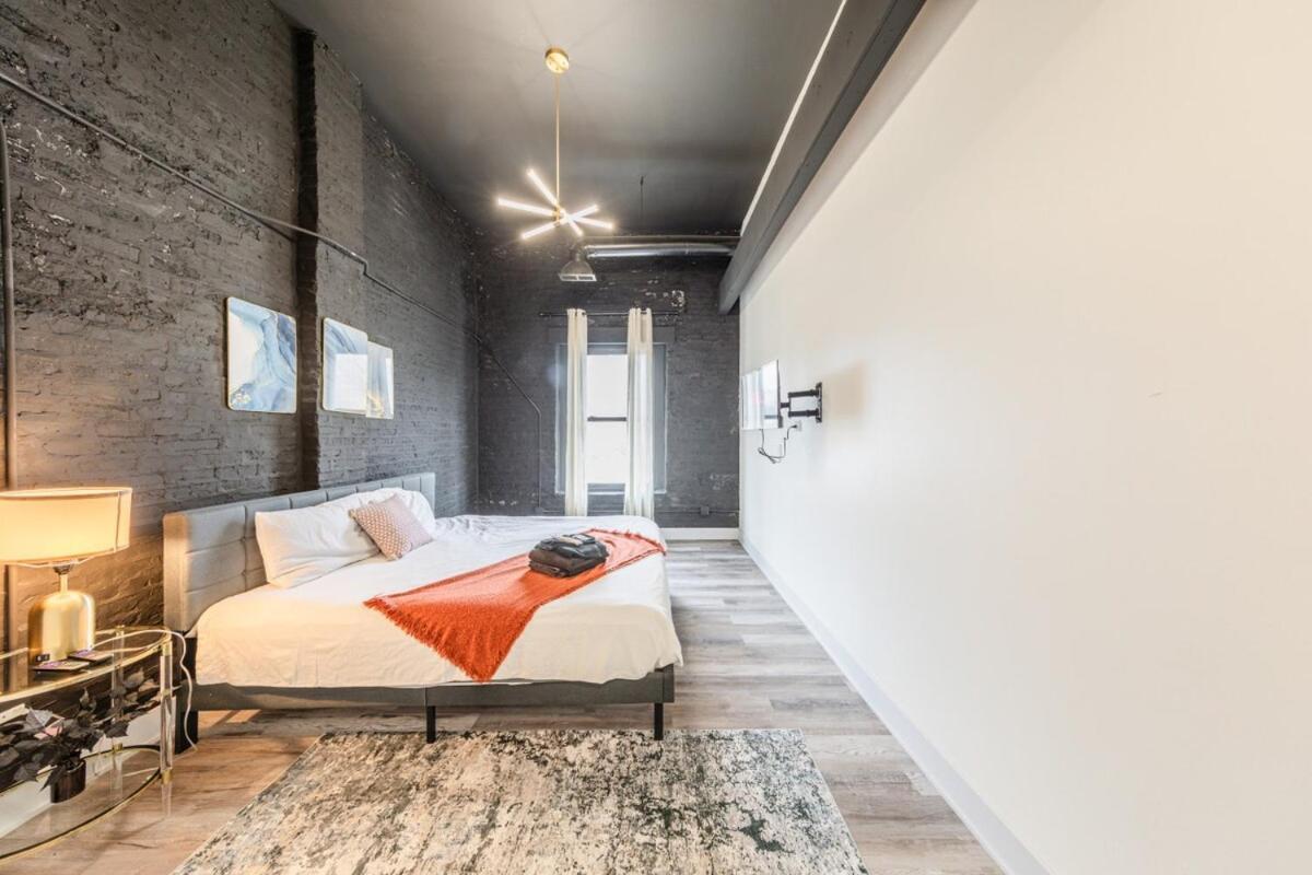 Luxury 5br W King Bed And Pool Table Near Chinatown 2010 South Wabash - 4f Apartment Chicago