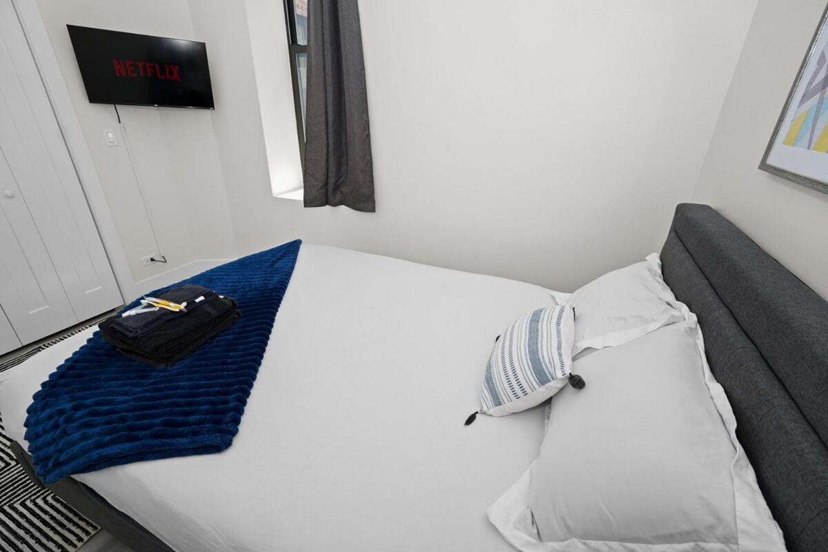 Business And Leisure 420-ok 3br Near Mccormick 2001 South State - 4d Apartment *