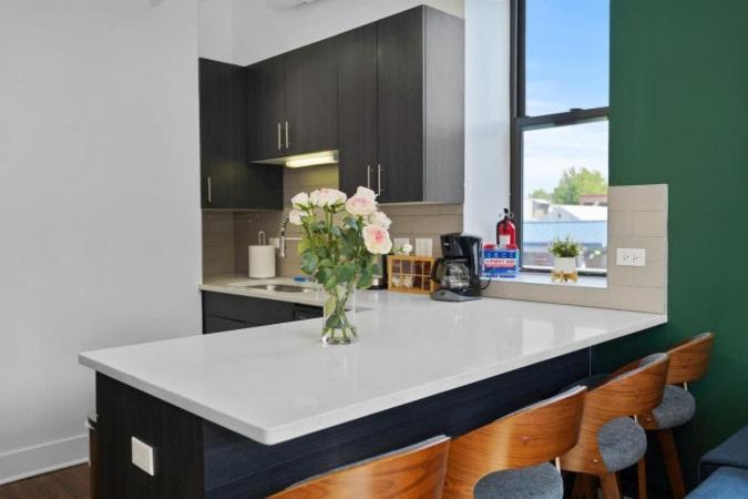 Spacious 3br Retreat Near Mccormick Place 2001 S State St 2a * Chicago