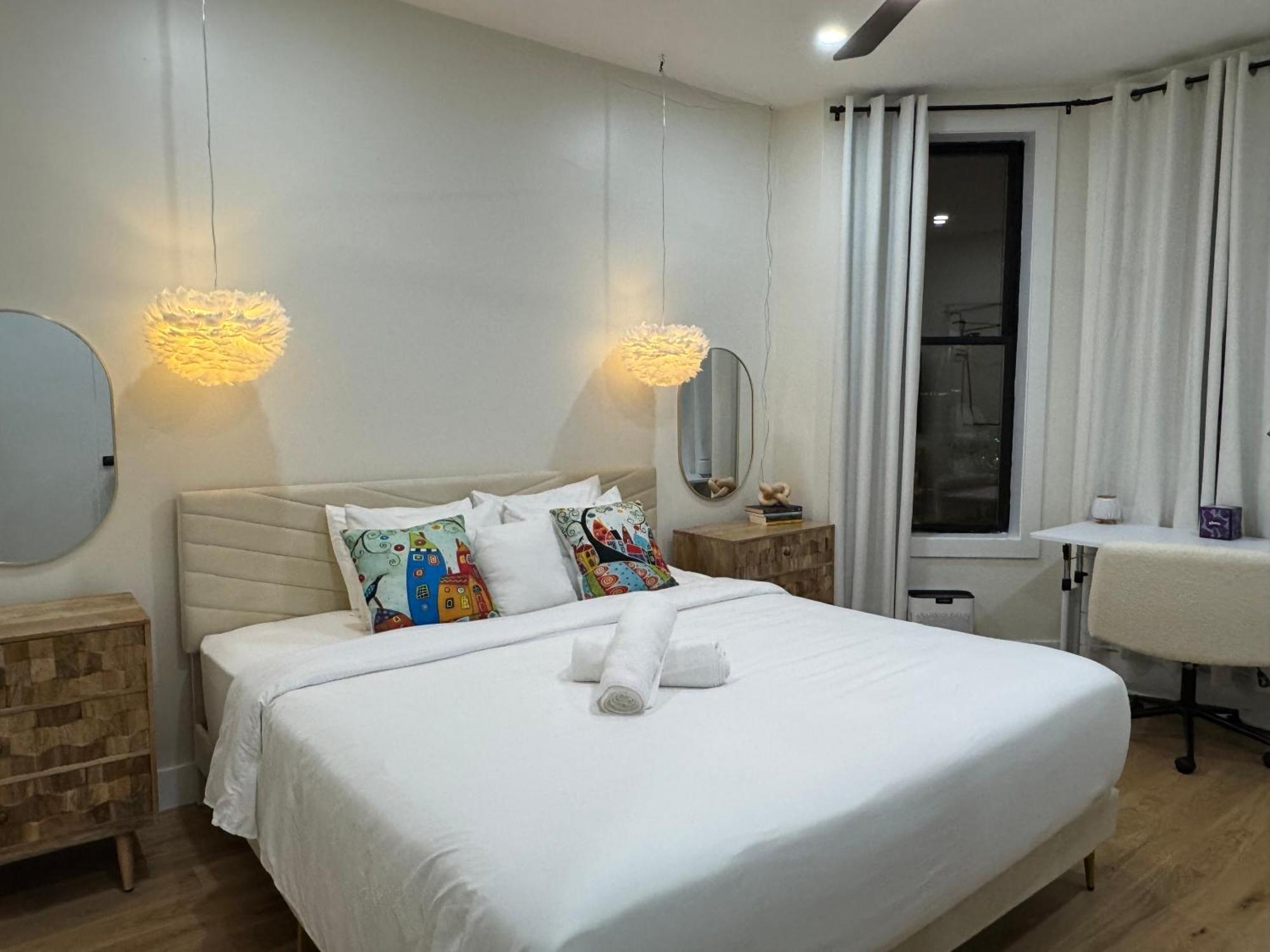 Sleek Avondale Bath 2 Bed King And Queen And Garage