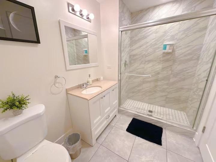 Apartment 420-friendly 2br Retreat Near Mccormick 2001 S State St - 2h Chicago