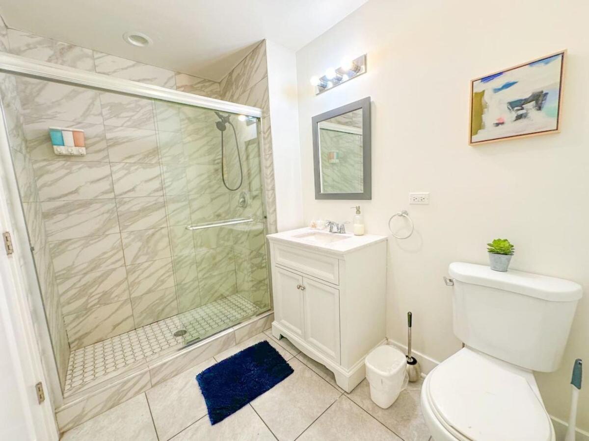 Apartment Friendly 3br Getaway Near Mccormick 2001 S State St - 2g *