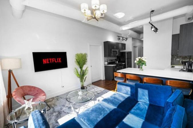 Apartment Spacious 3br Retreat Near Mccormick Place 2001 S State St 2a