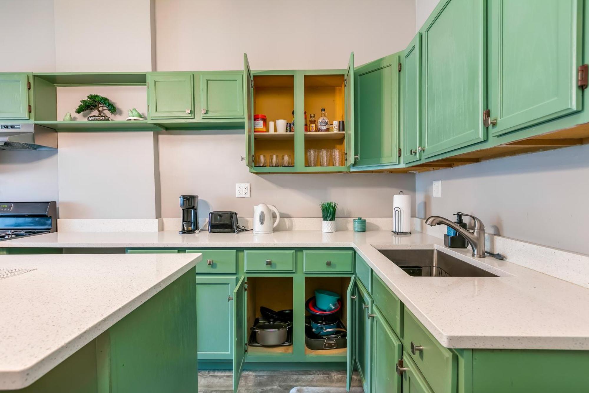 Logan Sq 4br - Free Parking - Near Nightlife & Dt Chicago