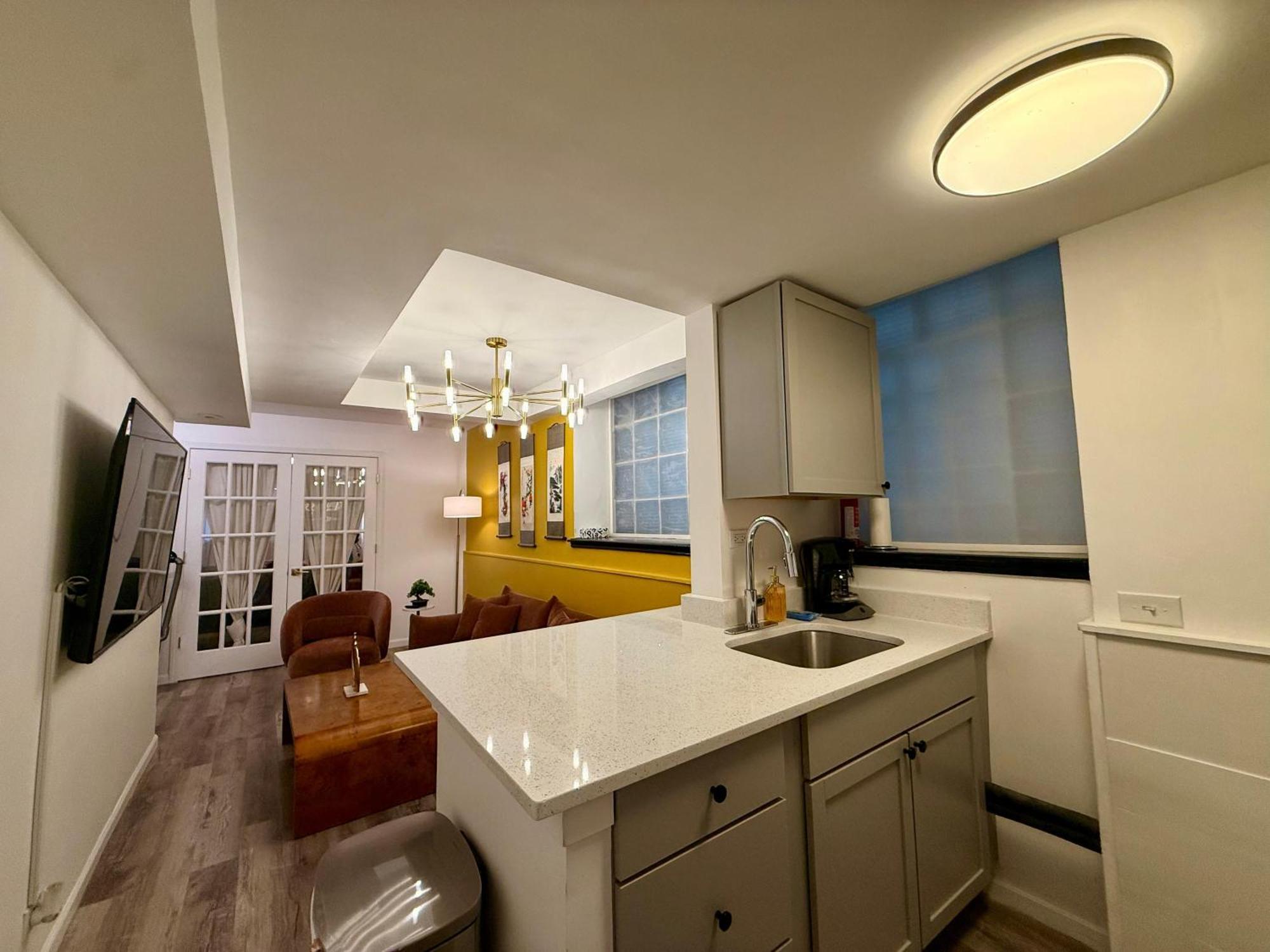 Gold Coast 2br Near Oak Street Apartment Chicago