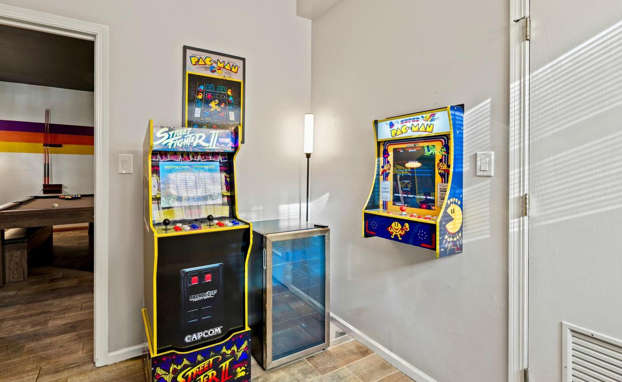 Apartment Pool Table, Pingpong, Arcade, 2-car Parking, 3 Floors Chicago