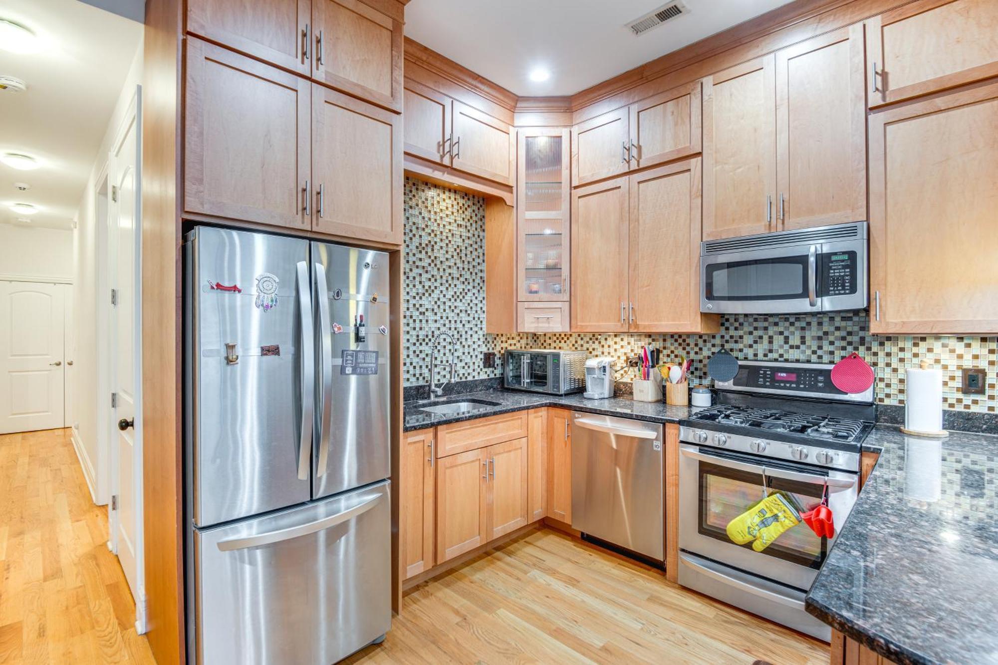 6 Mi To Dtwn Dog-friendly Gem With Hot Tub! Apartment *