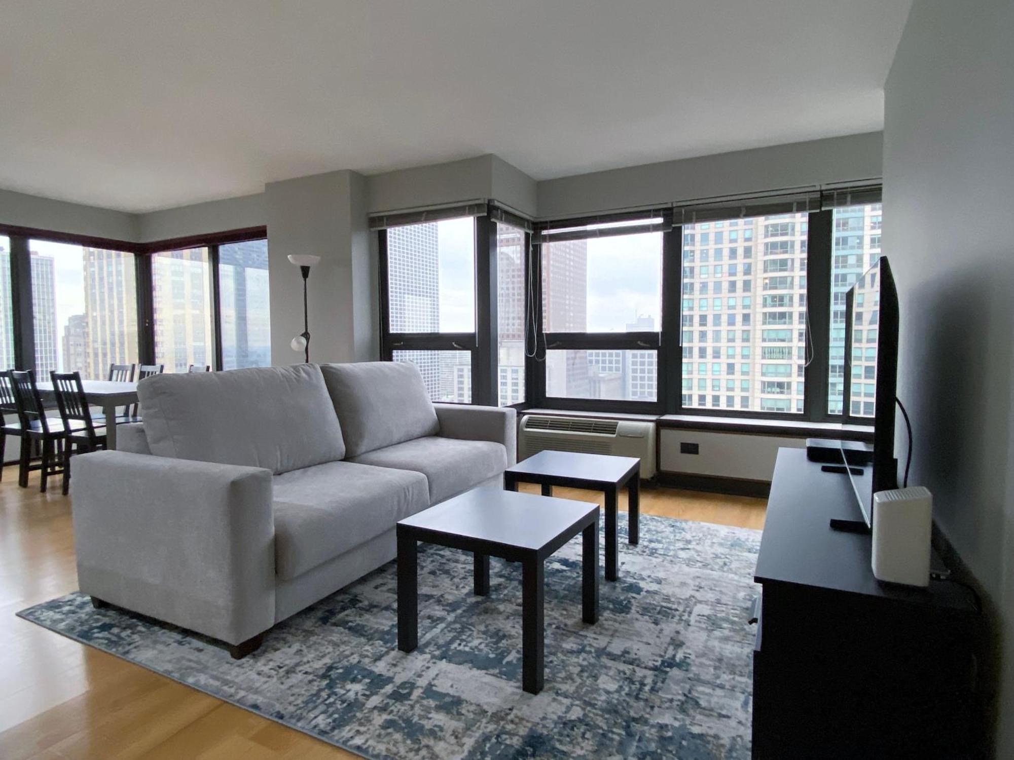 River North Magnificent Mile Condo, And Views, 43rd Floor Corner, Parking Included!