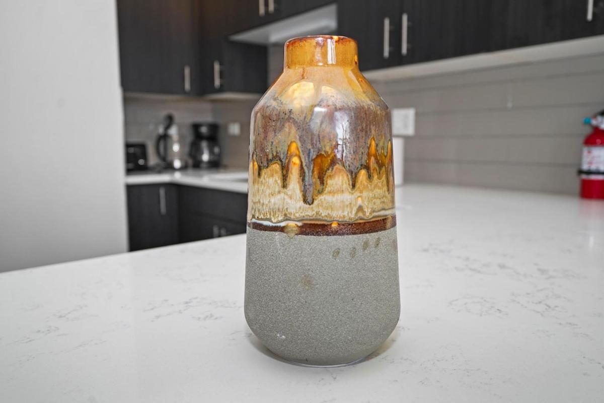 Business And Leisure 420-ok 3br Near Mccormick 2001 South State - 4d Apartment