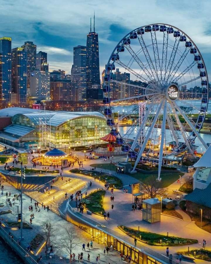 Charming 2br Near Cafes, Park & Cta Apartment *