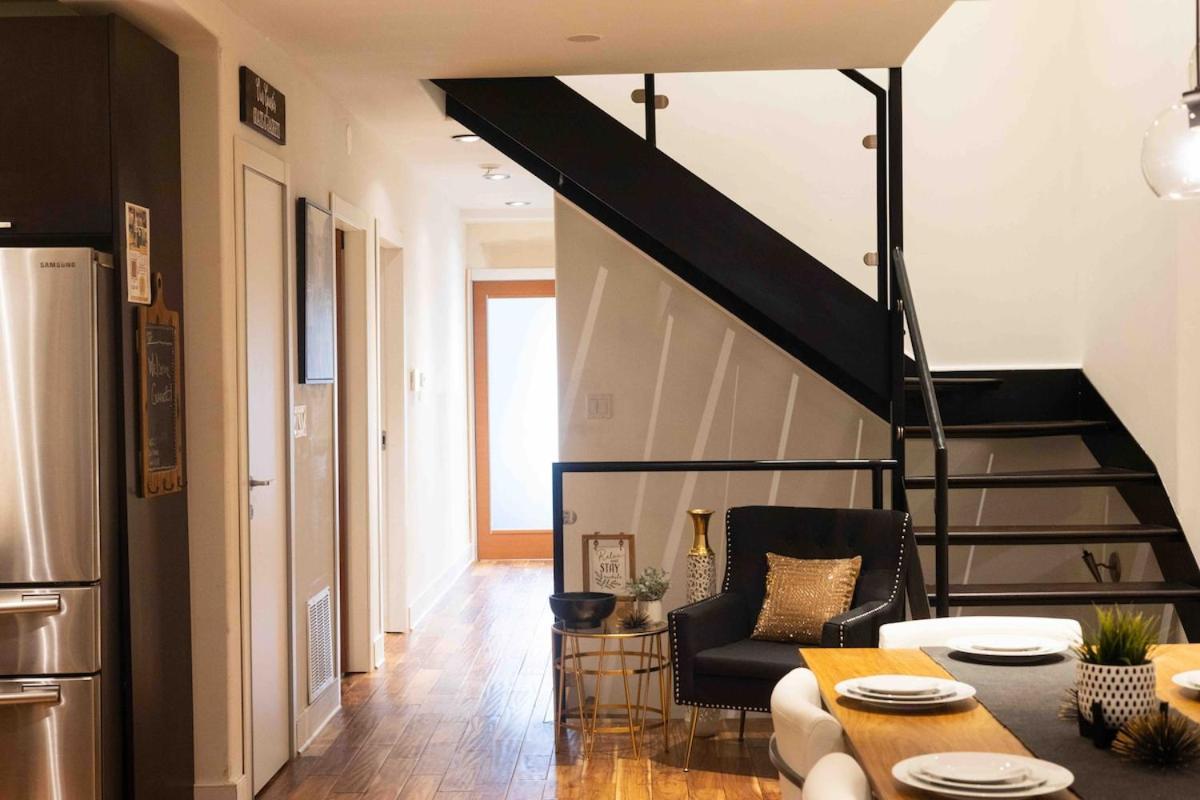 2level Duplex With Jaccuzi-gem In 4bd&3ba