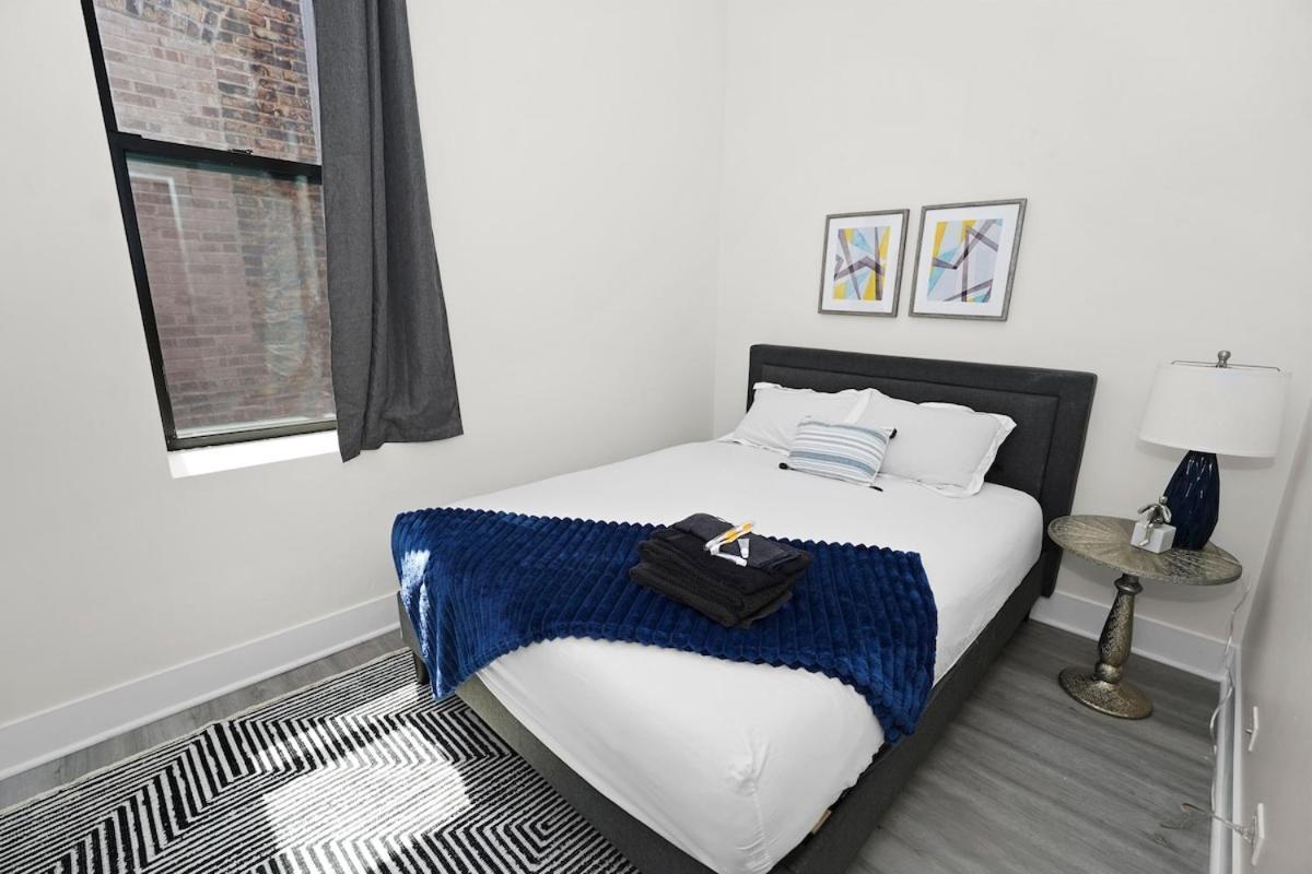 Business And Leisure 420-ok 3br Near Mccormick 2001 South State - 4d Apartment Chicago