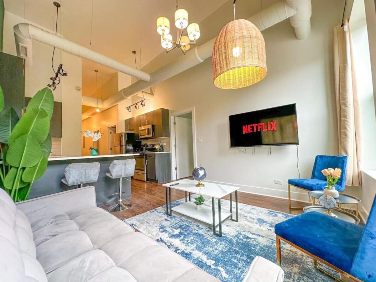 Apartment Friendly 3br Getaway Near Mccormick 2001 S State St - 2g