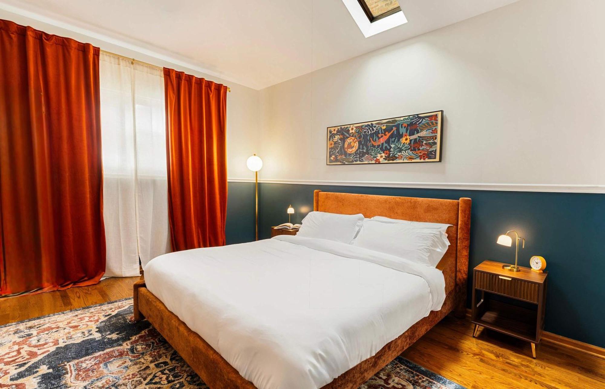 Pool Table, Pingpong, Arcade, 2-car Parking, 3 Floors Chicago