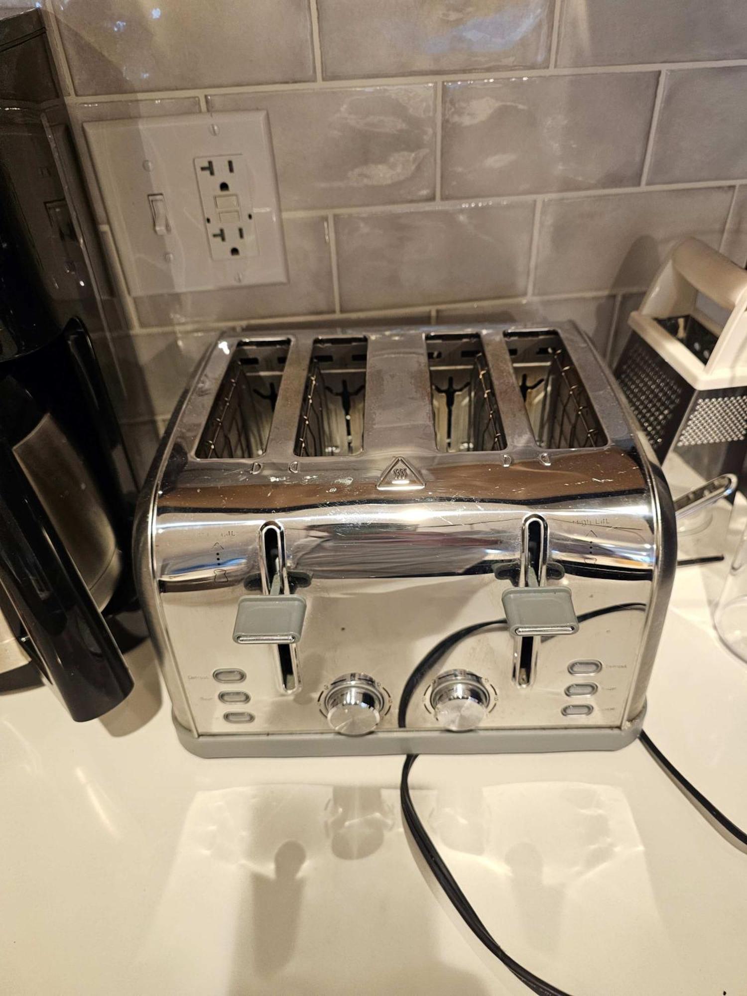 Updated 3 Bedroom Downtown Pilsen Chicago