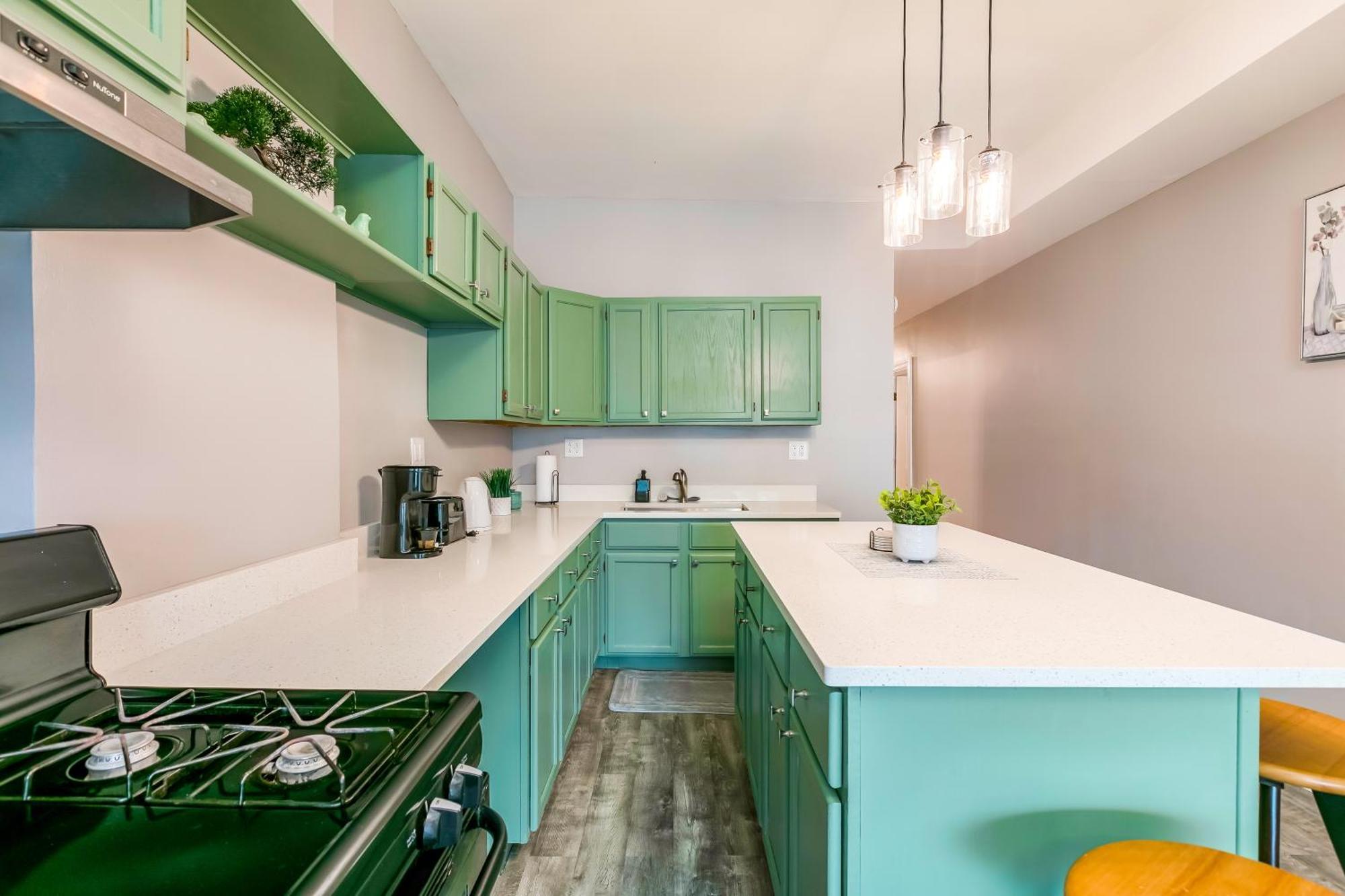 Logan Sq 4br - Free Parking - Near Nightlife & Dt Chicago