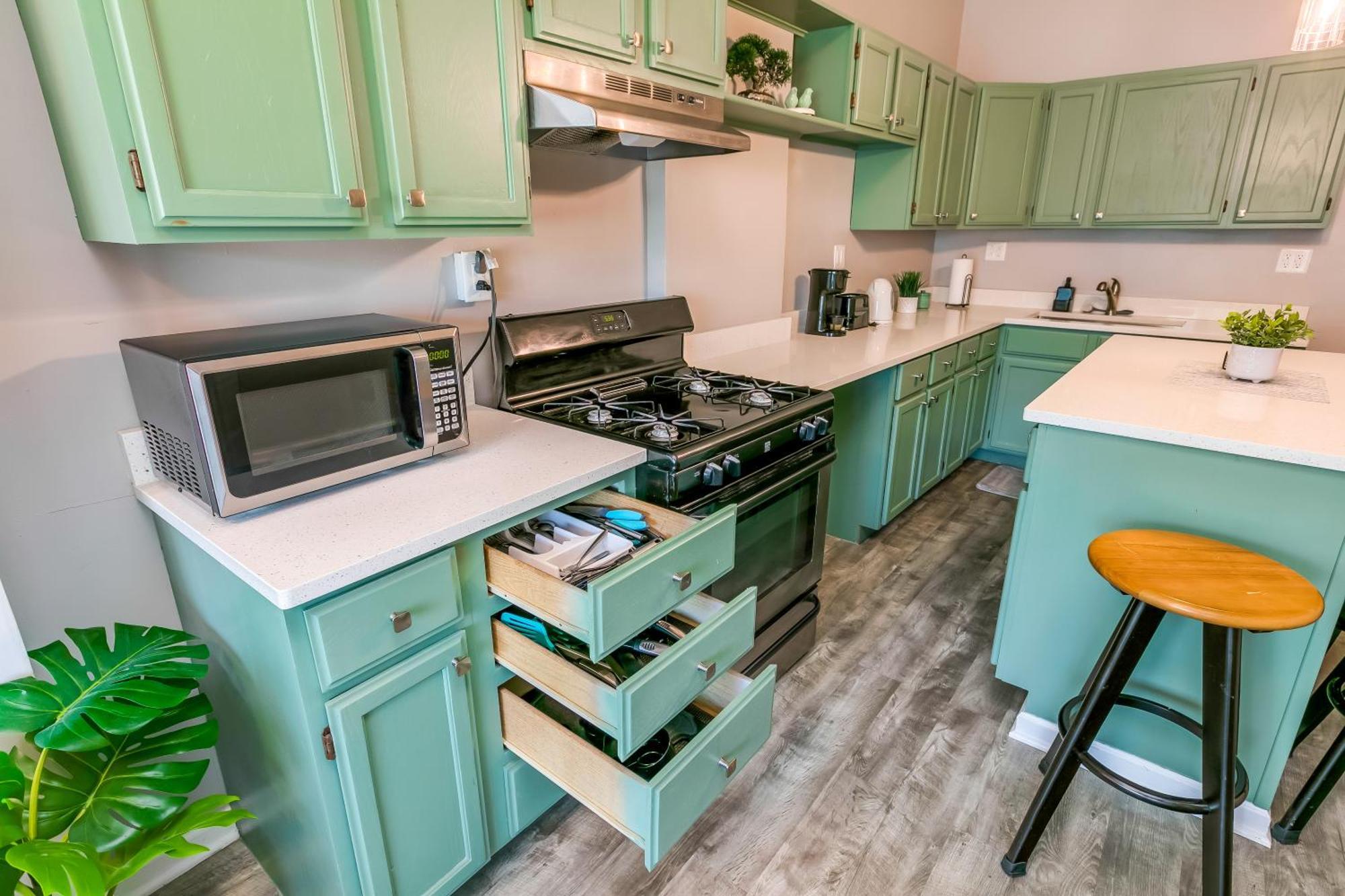 Logan Sq 4br - Free Parking - Near Nightlife & Dt