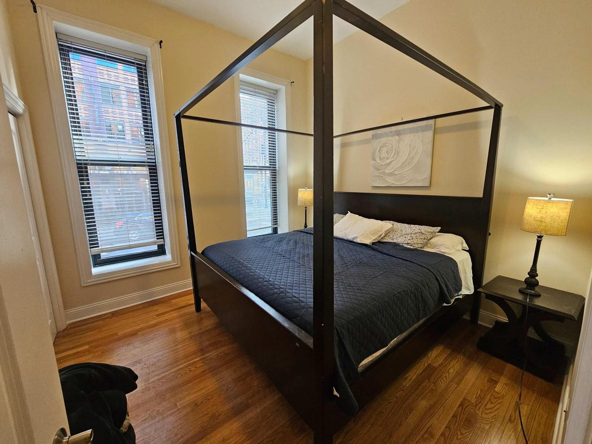 Apartment Gold Coast Downtown Sleeps 20 *