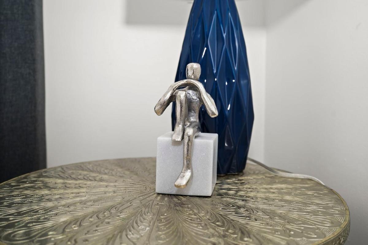 Business And Leisure 420-ok 3br Near Mccormick 2001 South State - 4d Apartment Chicago