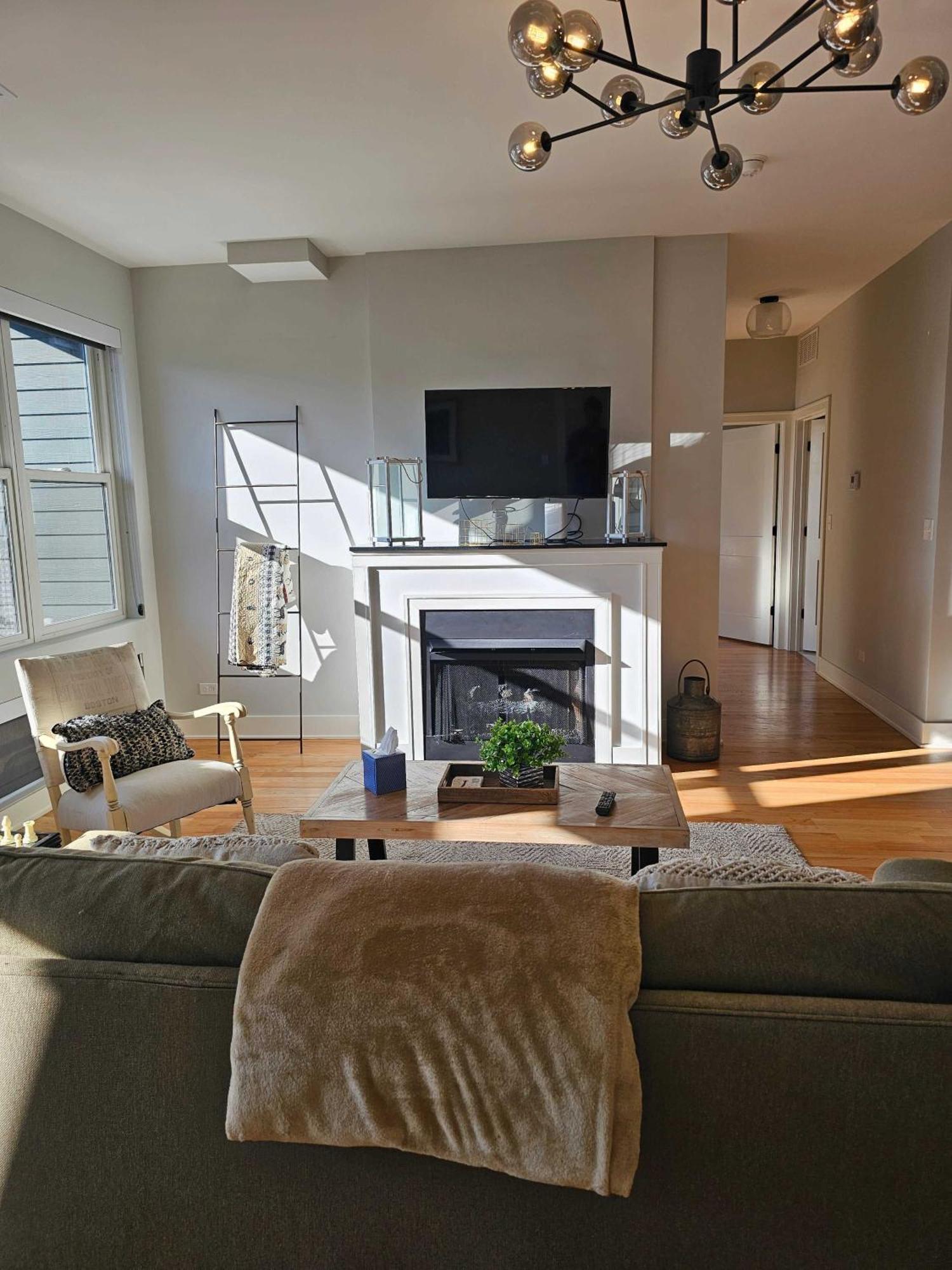 Updated 3 Bedroom Downtown Pilsen *