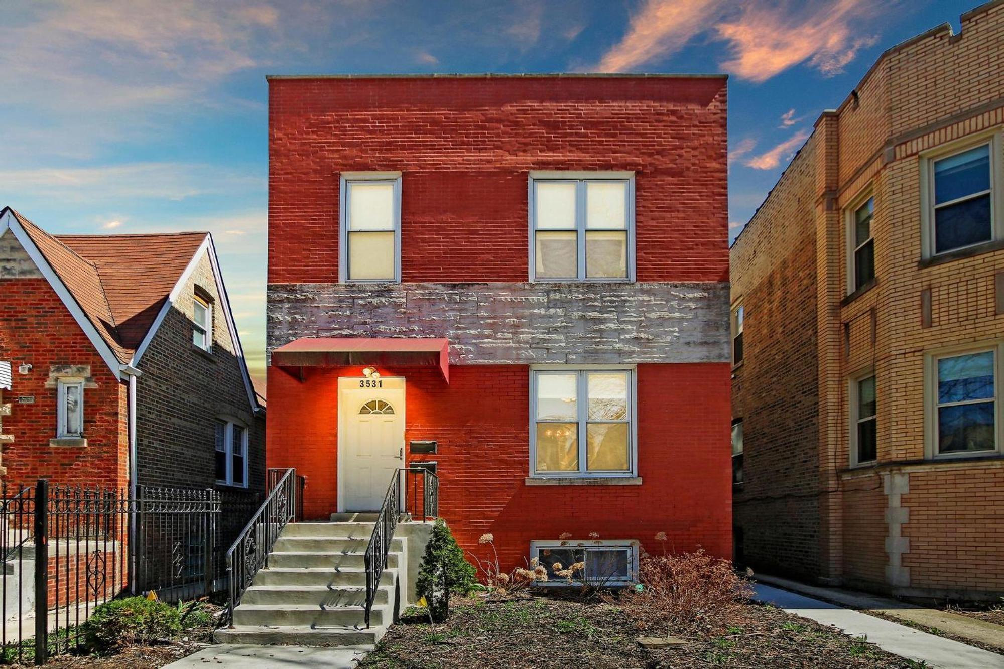 Apartment 2 Bed Near Ohare - Free Garage Parking - Quiet Chicago