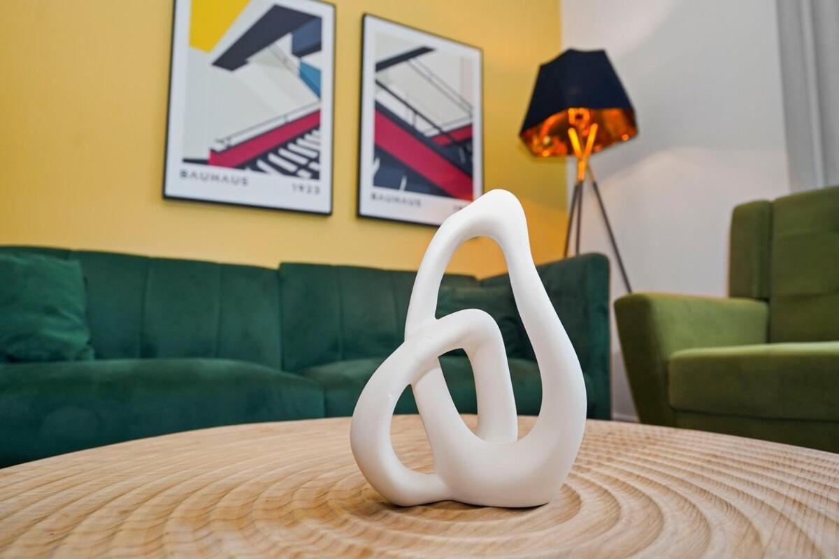 Business And Leisure 420-ok 3br Near Mccormick 2001 South State - 4d Apartment *