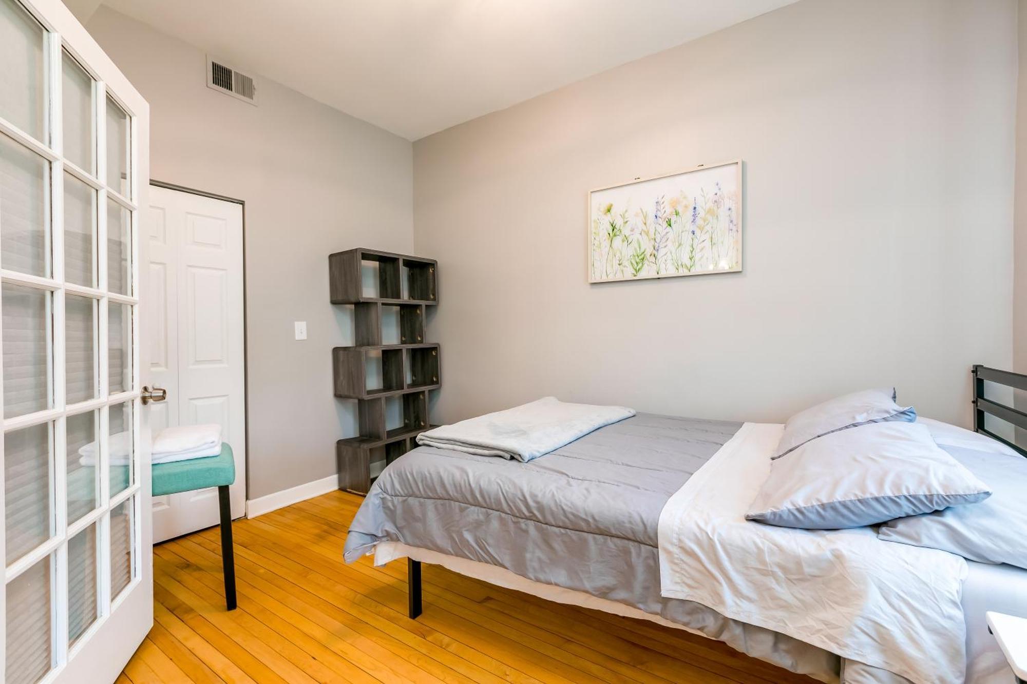 Logan Sq 4br - Free Parking - Near Nightlife & Dt Apartment Chicago